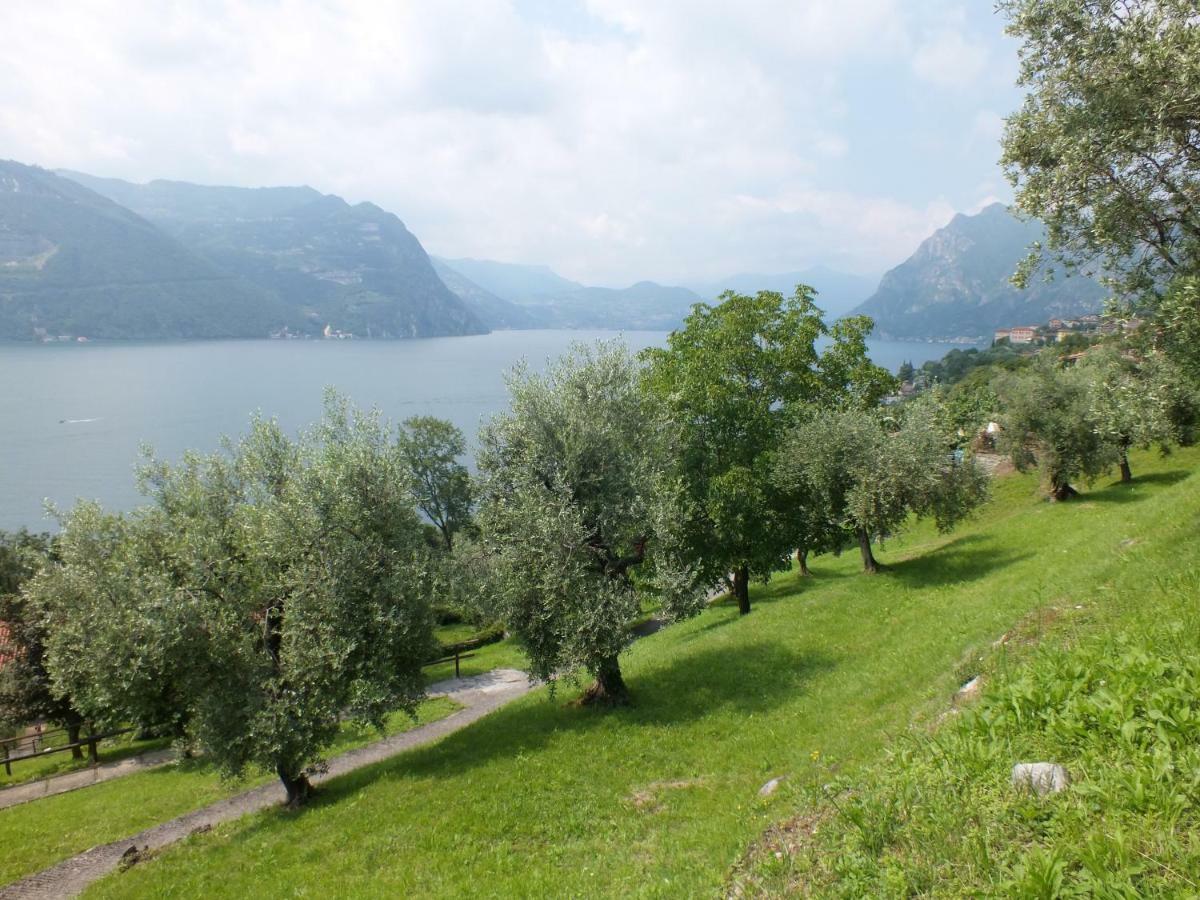 App. Monte Isola Vista Panoramica Villa Exterior photo